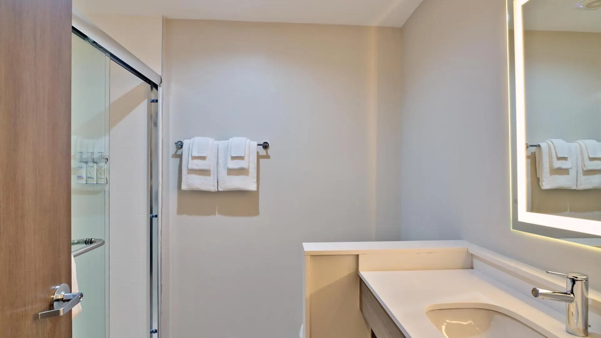 Holiday Inn Express & Suites Diamond By Ihg Stubbs Hotel